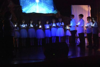 Jasełka Bożonarodzeniowe i wspólne kolędowanie